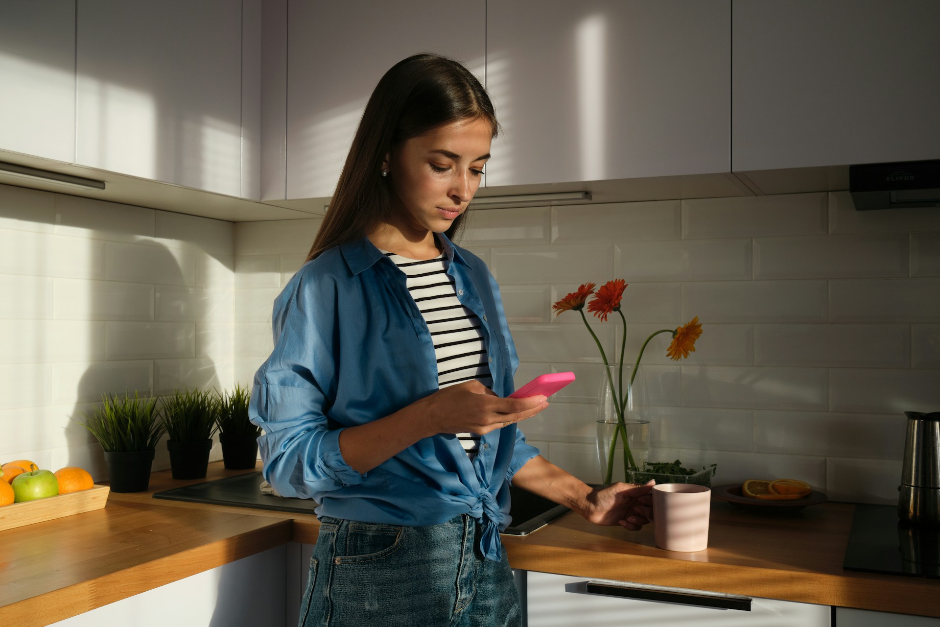 Providing Better Customer Service with Two-Way Chat