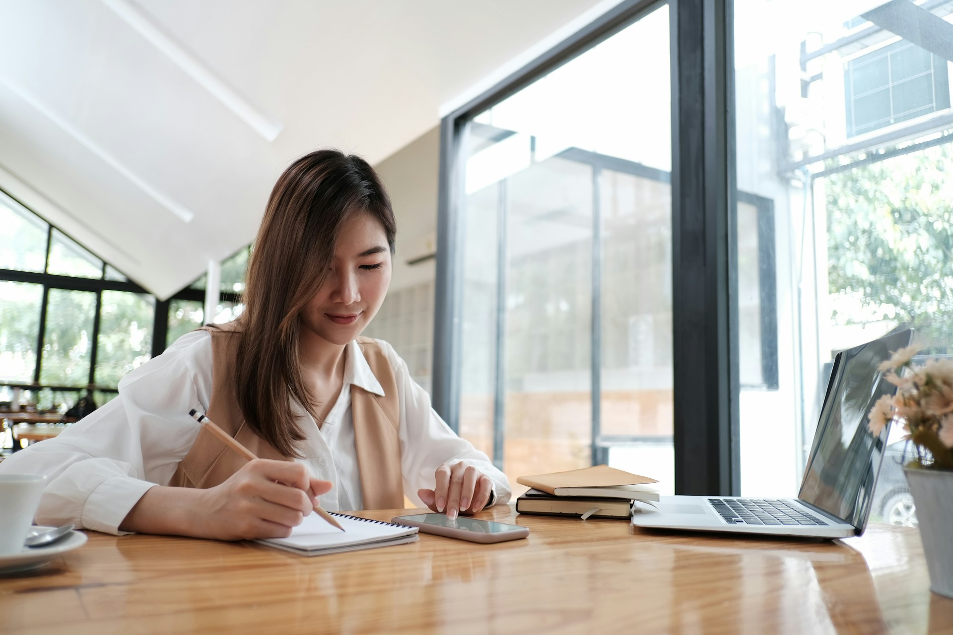 The Advantages of Using API for Sending SMS